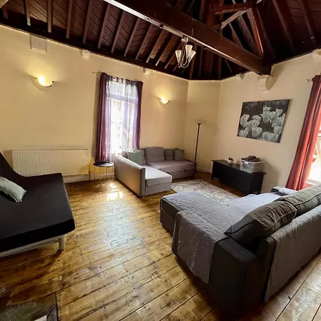 Spacious 2-bed