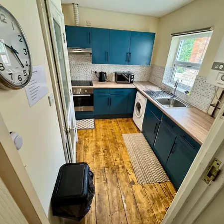 Spacious 2-bed דירה *